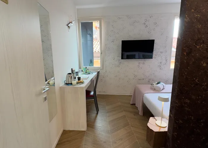 Πανσιόν Ca De La Experience 3*